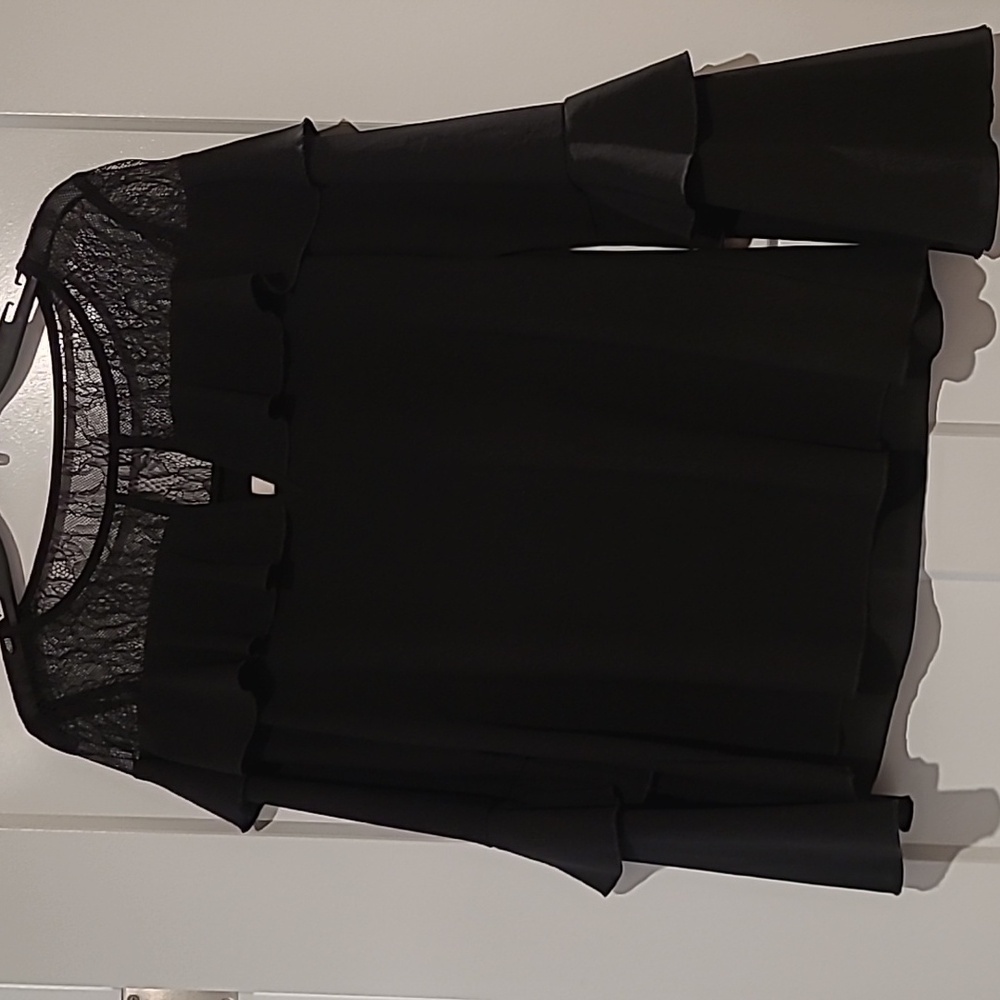 Lace and ruffle Belle sleeve top